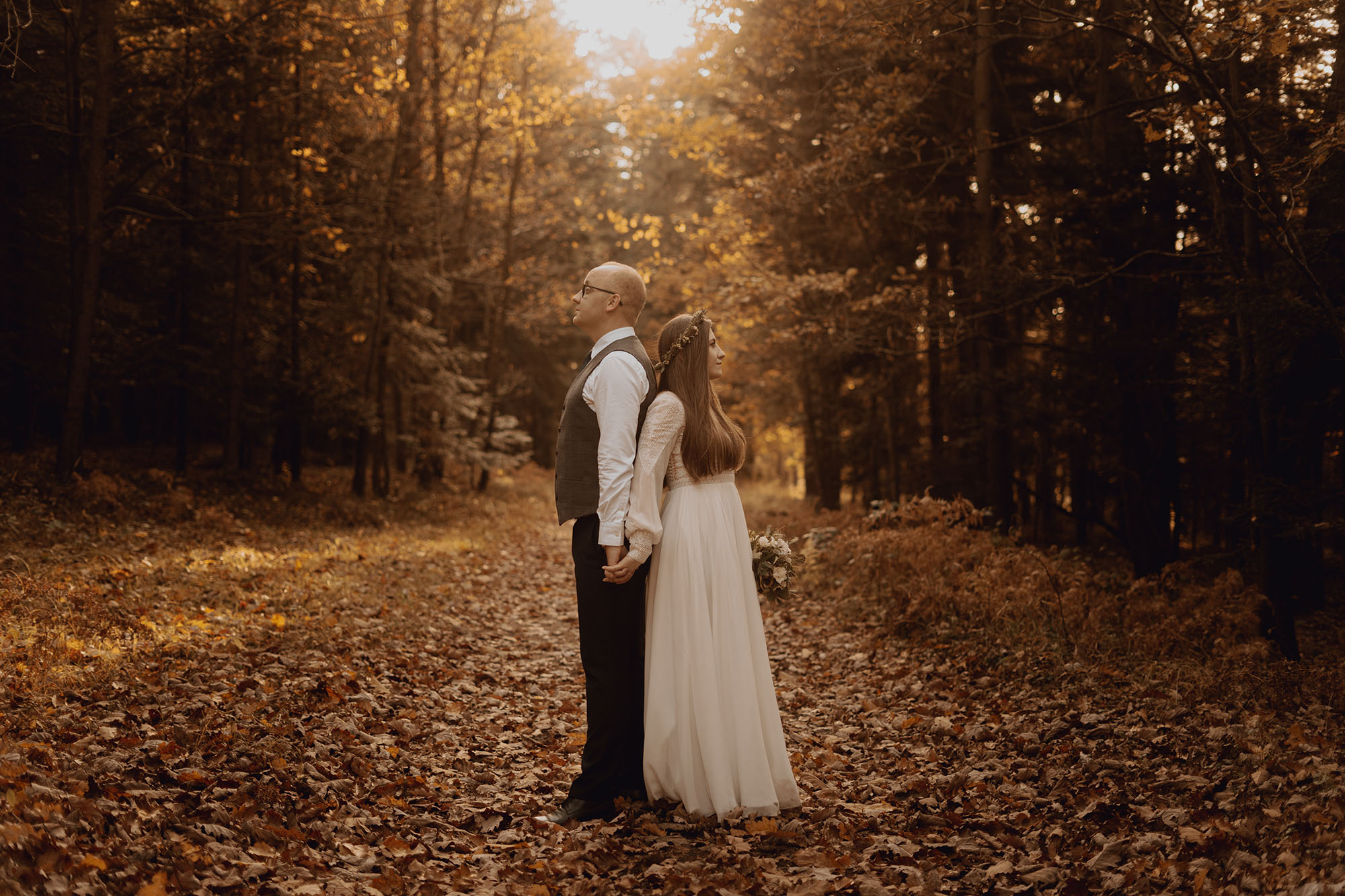 jesienna sesja slubna00021 - Sesja poślubna wśród jesiennych liści