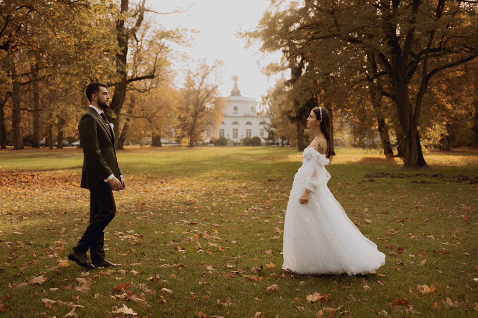 sesja slubna w palacu jesienna00002 - Sesja ślubna w pałacu w Jabłonnie