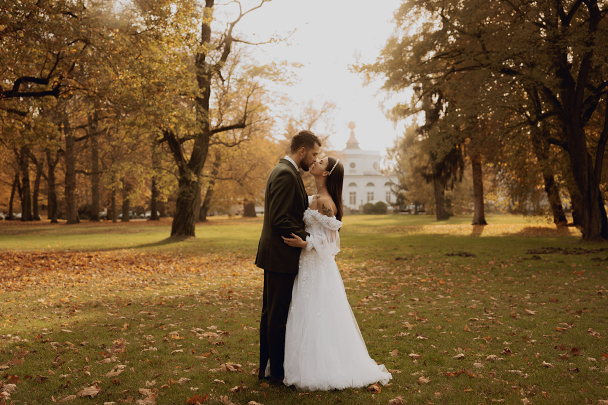 sesja slubna w palacu jesienna00004 - Sesja ślubna w pałacu w Jabłonnie
