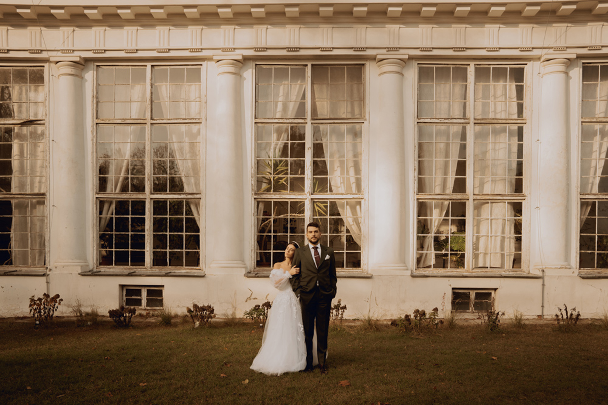 sesja slubna w palacu jesienna00008 - Sesja ślubna w pałacu w Jabłonnie