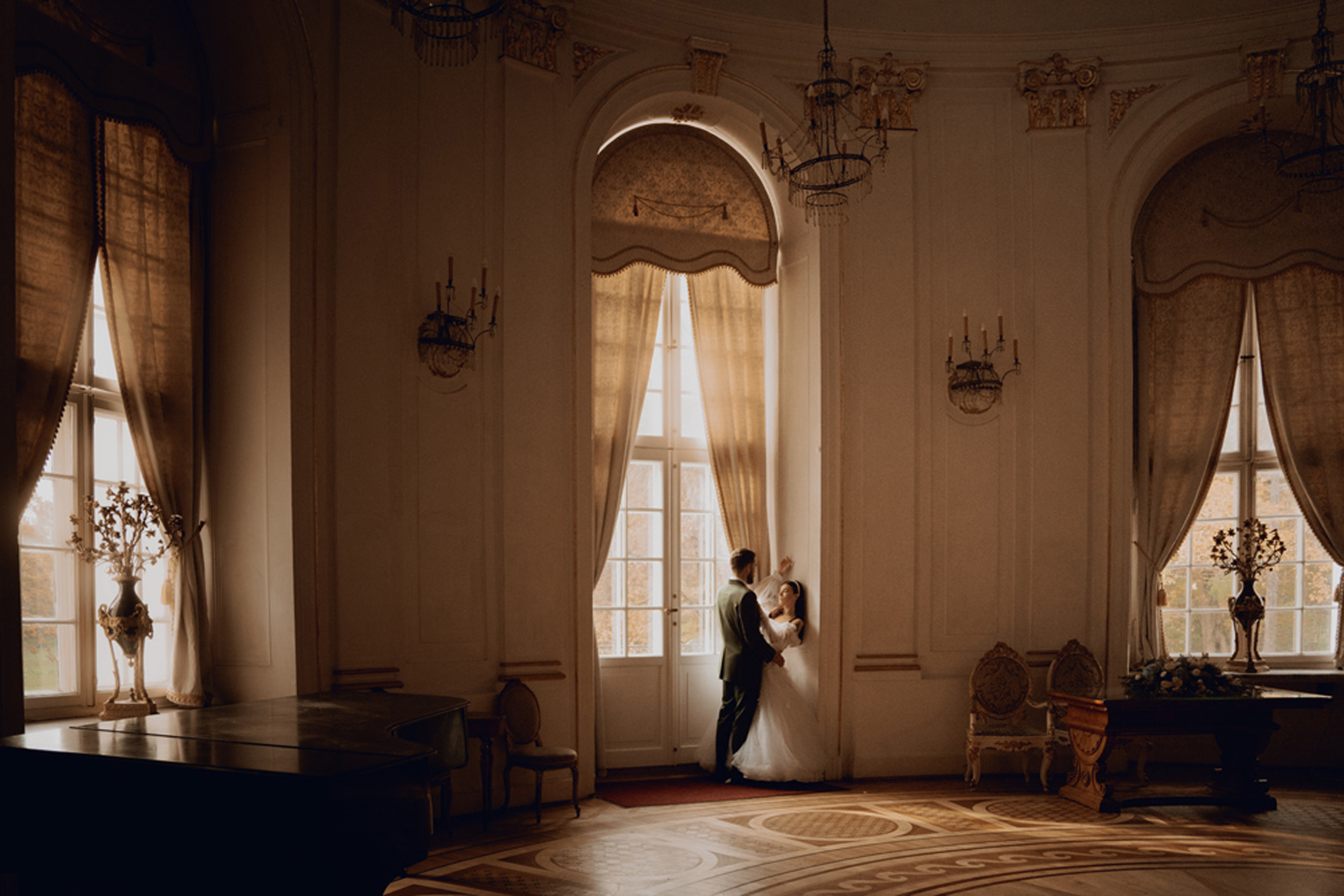 sesja slubna w palacu jesienna00020 - Sesja ślubna w pałacu w Jabłonnie