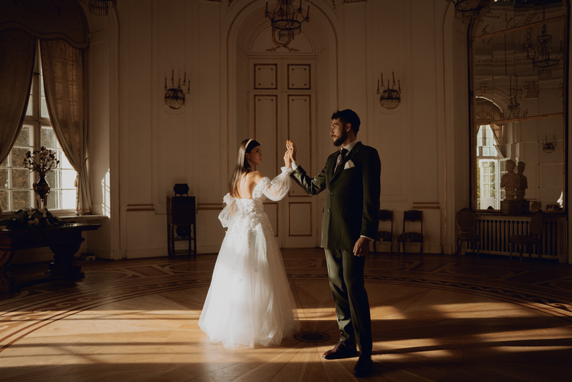 sesja slubna w palacu jesienna00058 - Sesja ślubna w pałacu w Jabłonnie