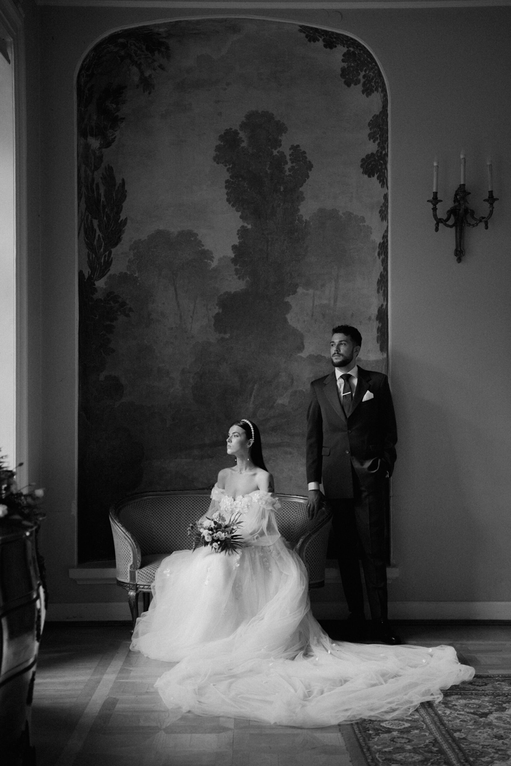 sesja slubna w palacu jesienna00073 scaled - Sesja ślubna w pałacu w Jabłonnie