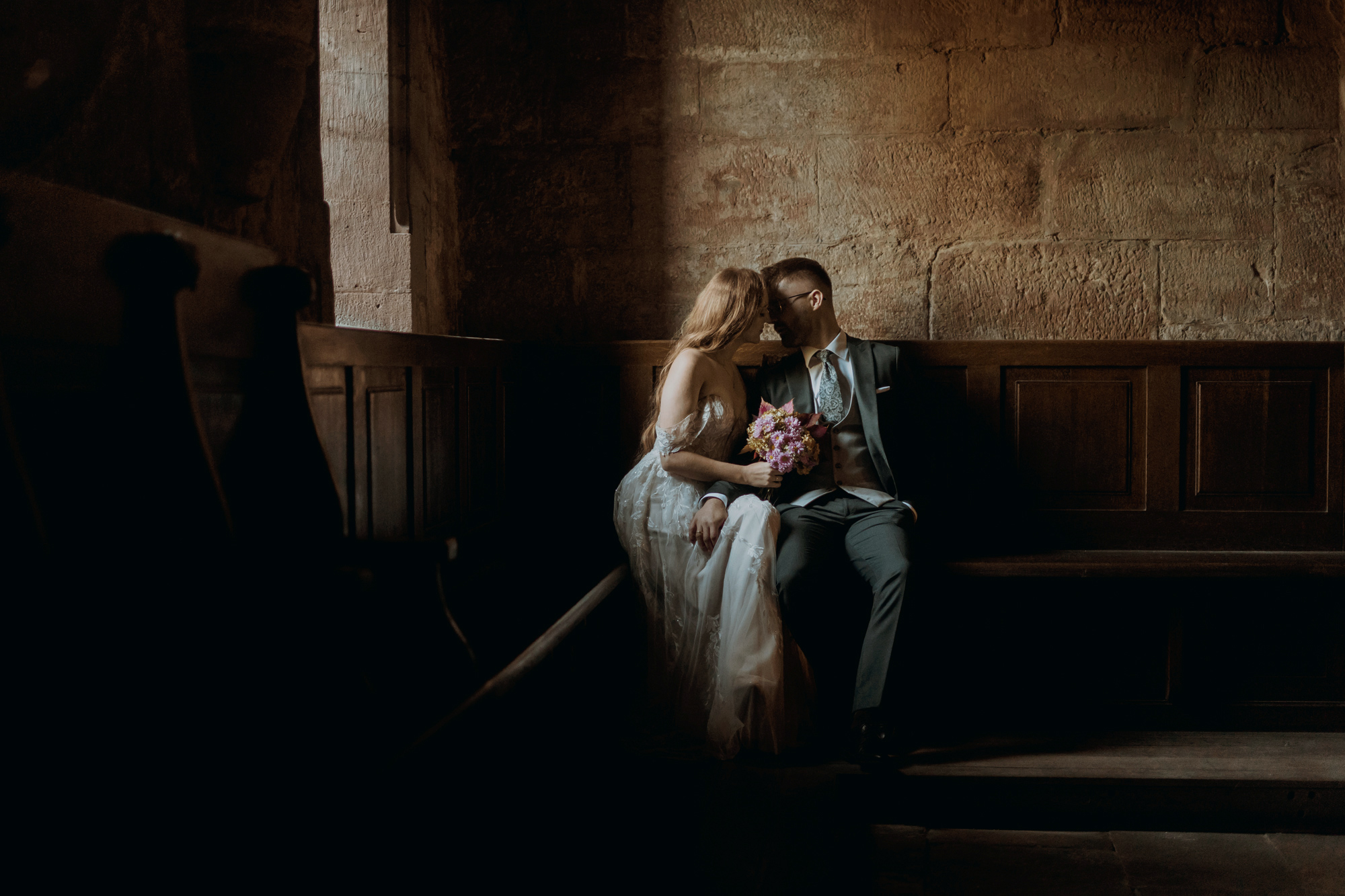 sesja slubna w klasztorze wachock00036 - Sesja ślubna w zabytkowych murach klasztoru Cystersów w Wąchocku