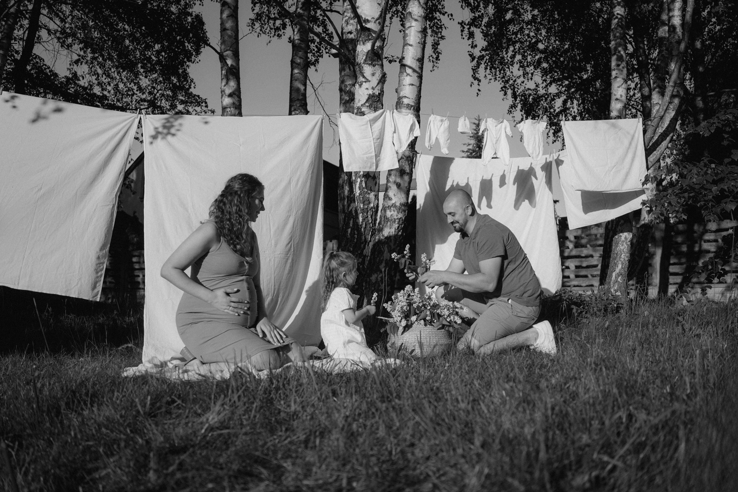 Sesjarodzinna sesja ciazowa 00004 - Sesja ciążowo-rodzinna w sielskim klimacie