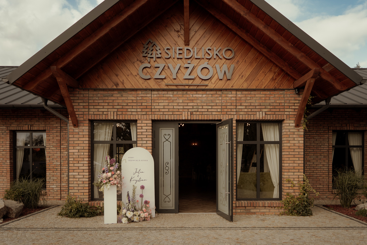 wesele w siedlisko czyzow00002 - Ślub kościelny w plenerze i wesele w Siedlisko Czyż&oacute;w