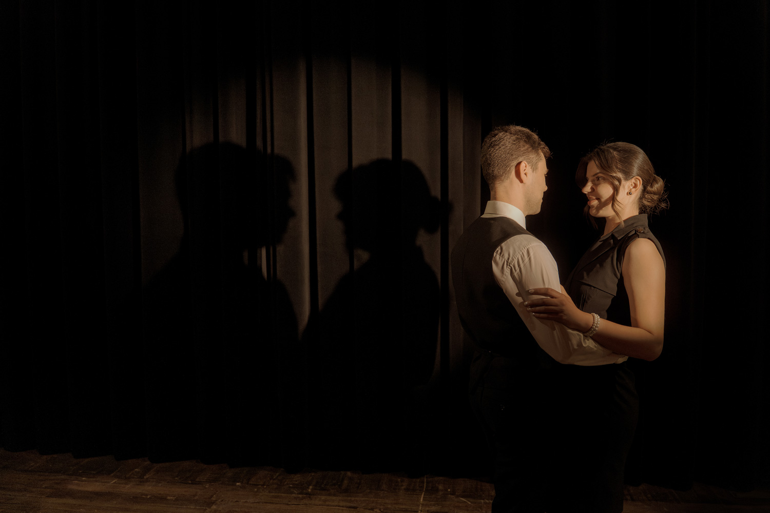sesja narzeczenska kielce00045 - Sesja narzeczeńska w klimacie film&oacute;w noir