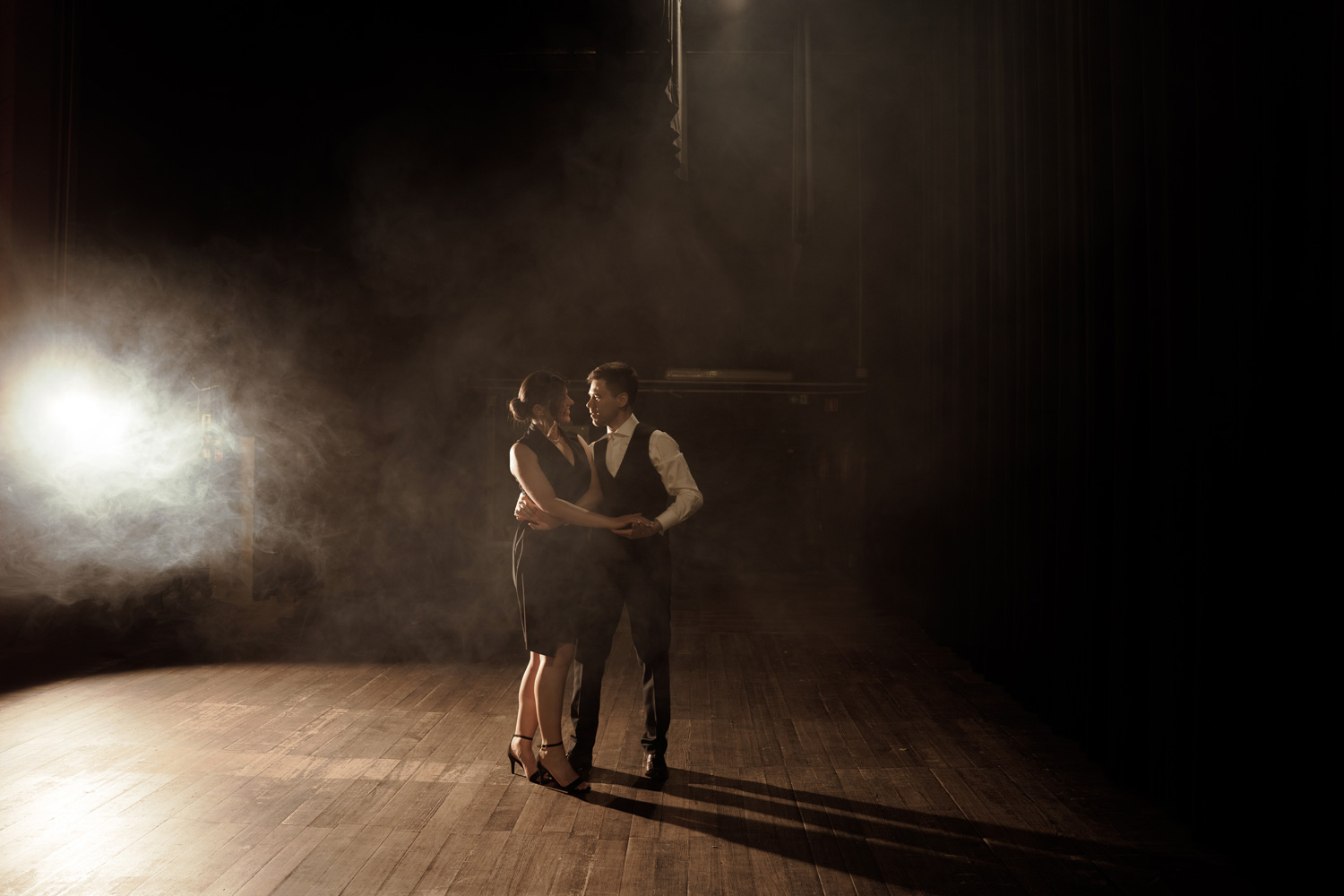 sesja narzeczenska kielce00048 - Sesja narzeczeńska w klimacie film&oacute;w noir