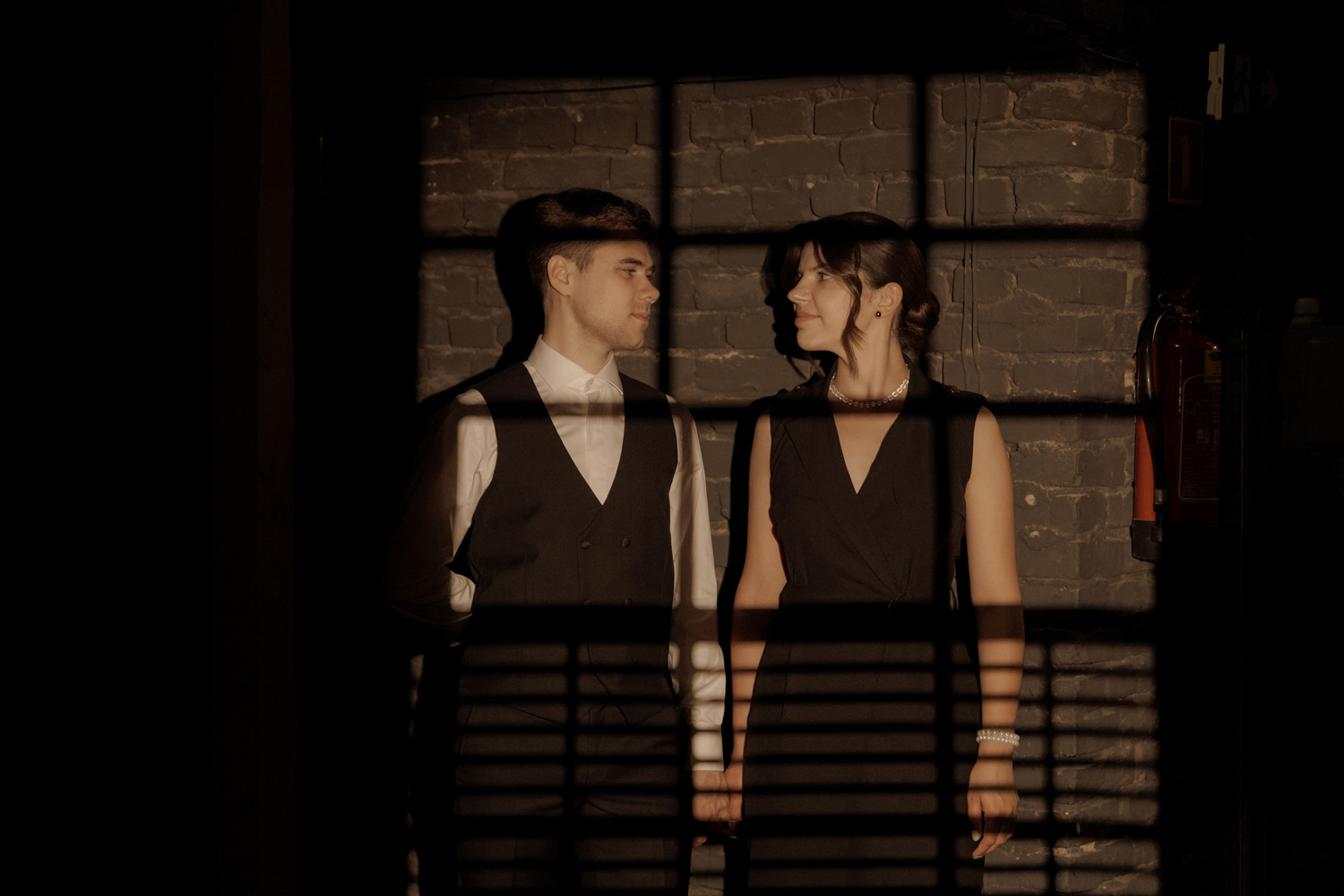 sesja narzeczenska kielce00051 - Sesja narzeczeńska w klimacie film&oacute;w noir