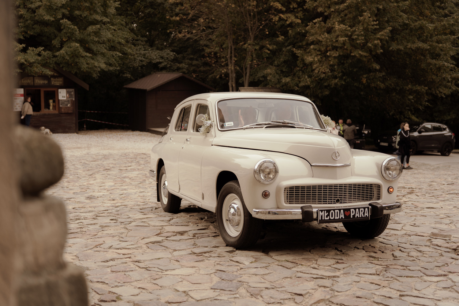 slub na swietym krzyzu00002 - Pałac w Kurozwękach - jesienne wesele