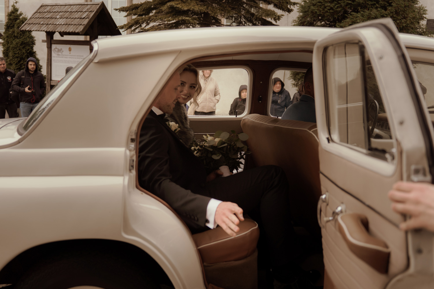 slub na swietym krzyzu00003 - Pałac w Kurozwękach - jesienne wesele