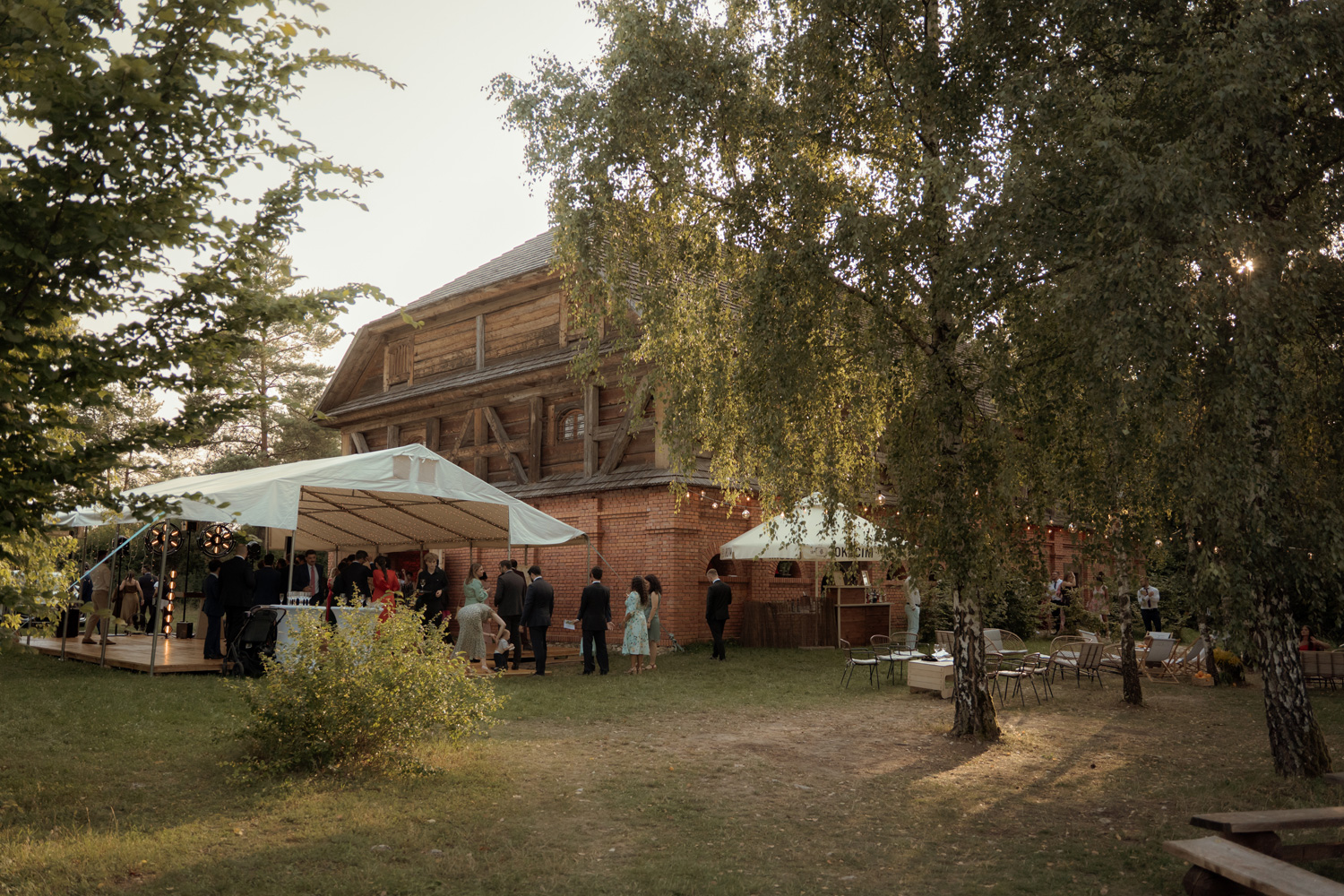 slub w plenerze tokarnia00001 1 - Polsko-hiszpański ślub w plenerze - Tokarnia