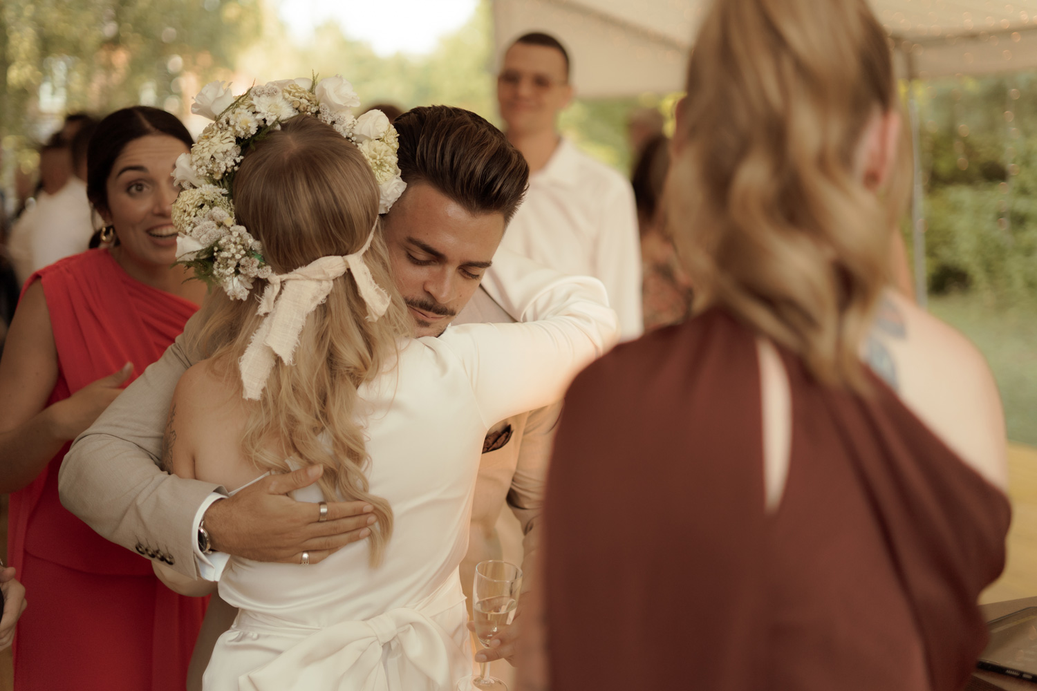 slub w plenerze tokarnia00019 1 - Polsko-hiszpański ślub w plenerze - Tokarnia