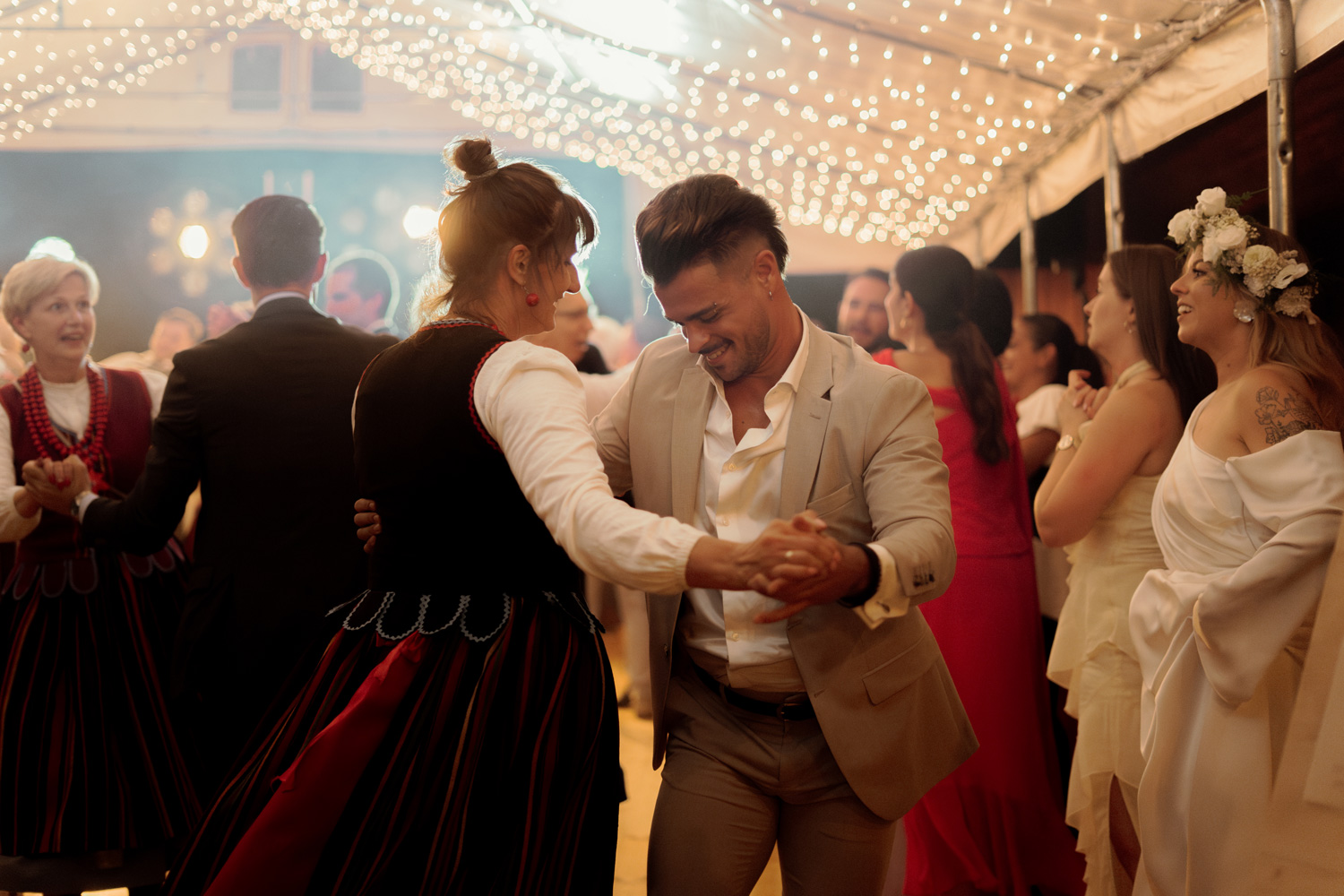 slub w plenerze tokarnia00115 - Polsko-hiszpański ślub w plenerze - Tokarnia